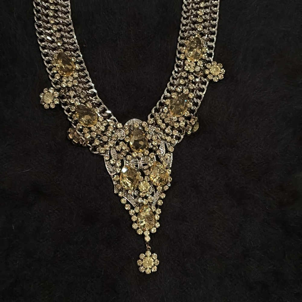*Host pick* BR jeweled necklace Banana Republic NWT - Picture 2 of 8